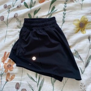 Black Lululemon Hotty Hot 2.5 shorts